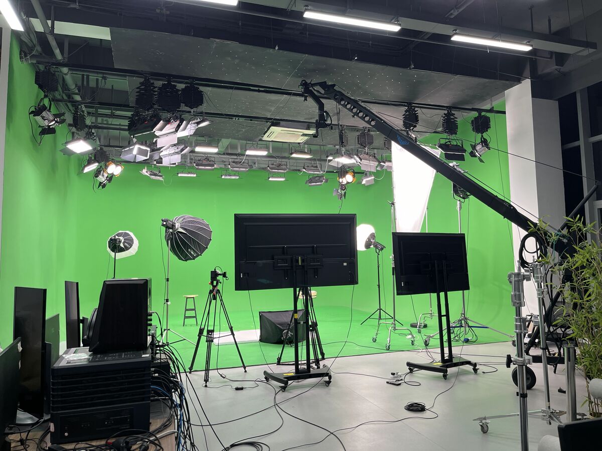 元上跳动400㎡虚拟直播间 - 3D场景数字人直播